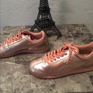 ❌️SOLD❌️ouPuma sneakers